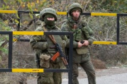 TƏCİLİ XƏBƏR!  Rus əsgərləri ermənilərdəki silahları müsadirə edir - VİDEO