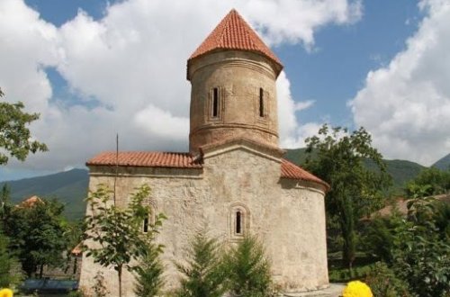 Институт истории Академии наук о притязаниях армян на албанские храмы