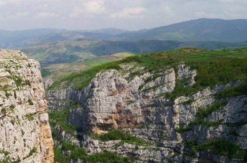 Əsgərlərimiz Paşinyanın sərxoş halda yallı getdiyi Cıdır düzündə (VİDEO)