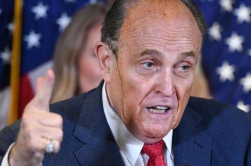 Trampın vəkili mətbuat konfransında biabır oldu - VİDEO