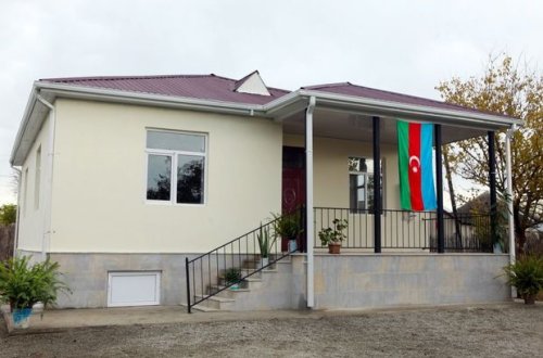 Daha dörd rayonda şəhid ailələrinə və Qarabağ müharibəsi əlillərinə ev verildi - FOTO