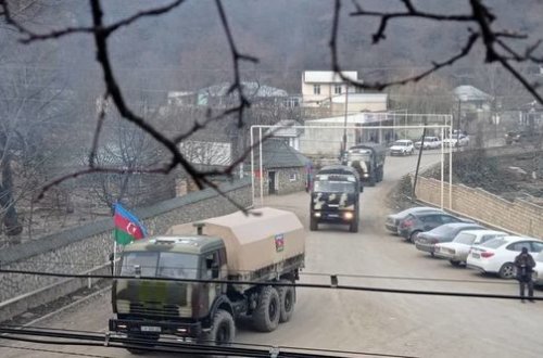 Azərbaycan bayrağı Kəlbəcərdə dalğalanır - VİDEO