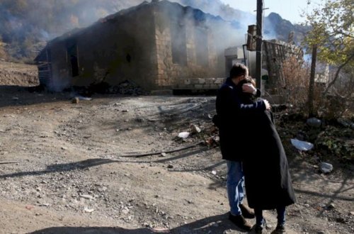 Ermənilər şokda: Özlərinin yandırdığı kənddə yaşayacaqlar (FOTOLAR)