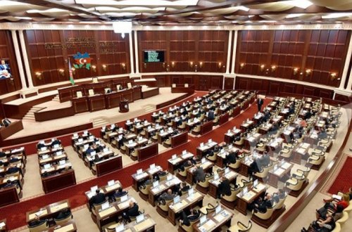 Будет создана комиссия для подготовки текста заявления протеста против резолюции, принятой Сенатом Франции