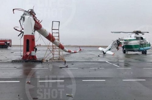 Rusiyada helikopter işıq dirəyinə çırpıldı - VİDEO