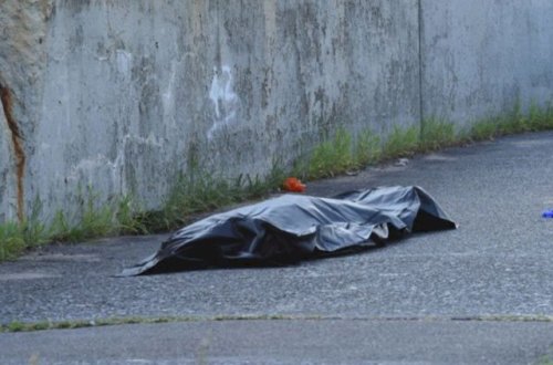 Bakı sakini küçədə qətlə yetirilib