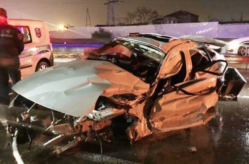 Bakıda dəhşətli qəza: Avtomobil marketə çırpıldı, üç tibb işçisi öldü - FOTO/VİDEO