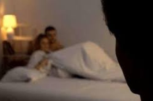 Azərbaycanda gəlin qayınatası ilə yataqda tutuldu - ŞOK VİDEO