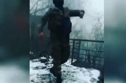 Cəbhədəki əsgərin BU RƏQSİ izləmə rekordu qırdı -VİDEO
