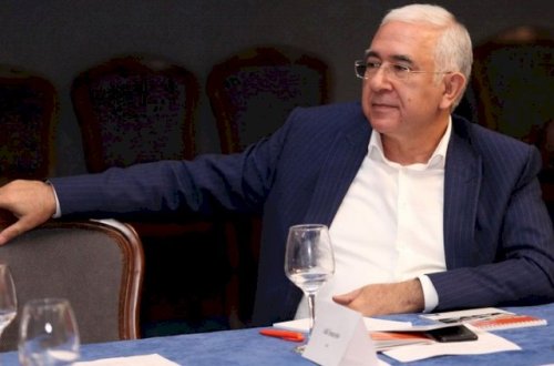 Vəkil Adil İsmayılov koronavirusdan vəfat edib