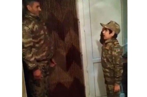 Cəbhədən gələn atasını uşaqları belə qarşıladılar - VİDEO