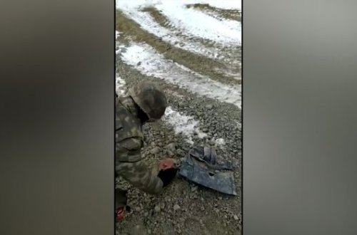 Yüksək yumor hissi olan hərbçilərimiz Kəlbəcərdə mina təmizləyirlər - VİDEO