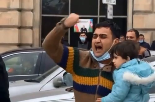 Bakı sakininin bu görüntüsü HƏR KƏSİ KÖVRƏLTDİ - VİDEO