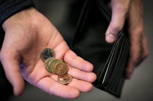 Dünya Bankı: Yoxsulluq həddində yaşayan insanların sayı artacaq