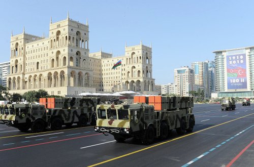 Hərbi paradda nümayiş etdiriləcək texnikaların sayı açıqlandı - RƏSMİ