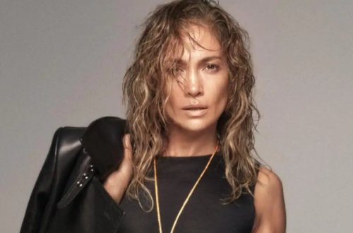 51 yaşlı Cennifer Lopez makiyajsız halıyla QORXUTDU - FOTO