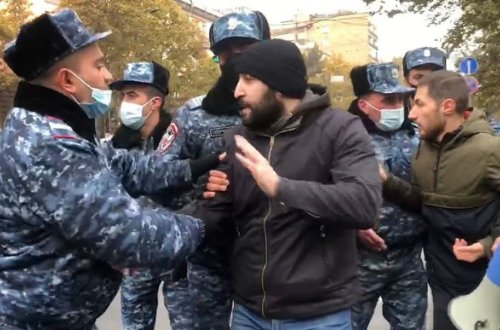 Ermənistanda Paşinyana qarşı itaətsizlik aksiyası başladı: Yeraltı və yerüstü yollar bağlandı - VİDEO