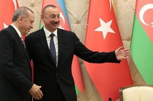 Омер Челик: Визит Эрдогана в Баку имеет большое исторические значение