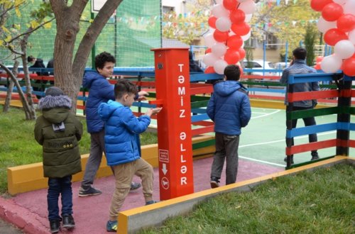 Nəsimi rayonunda növbəti abad həyət sakinlərin istifadəsinə verildi