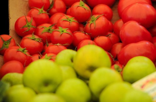 РИА Новости: В Баку удивлены запрету поставок томатов в Россию