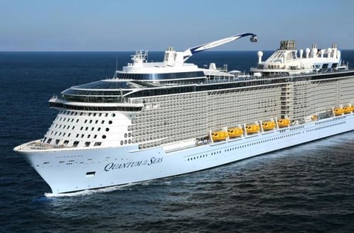 Təhlükəsiz kruiz səfərinə çıxan gəmi koronavirus xəstəsinə görə yarı yoldan qayıtdı - VİDEO