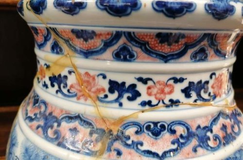 Qırıq vaza 200 min funt sterlinqə satıldı - FOTO/VİDEO