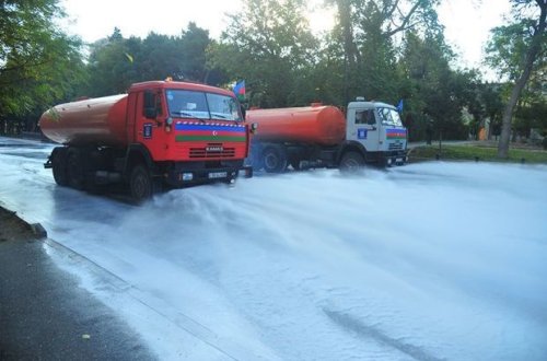 Zəfər paradından sonra küçələr dezinfeksiya edildi - FOTO/VİDEO