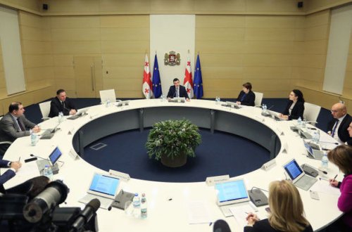 Gürcüstanda hökumət tam tərkibdə istefa verdi