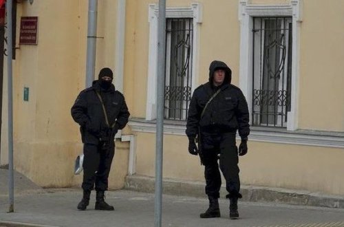 Rusiyada Təhlükəsizlik Xidmətinin qarşısında kamikadze özünü partlatdı: Yaralılar var - FOTO