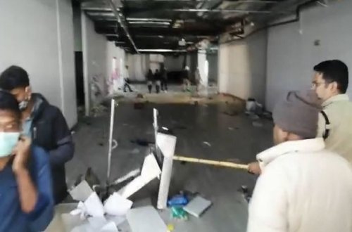 “Apple” zavodunun işçiləri ixtişaşlar törətdilər - VİDEO