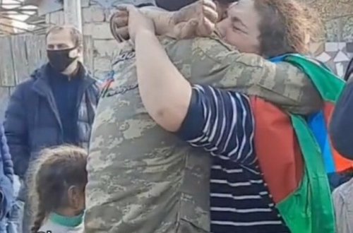 Qazimizin qarşılanma anı hər kəsi GÖZYAŞLARINA BOĞDU- VİDEO