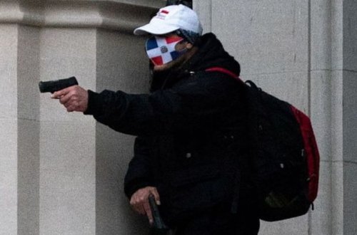 Nyu-Yorkda kilsə yaxınlığında atışma anı - FOTO/VİDEO