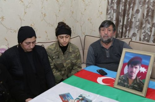 Şəhid bacısı: “Nişanlısına söz vermişdi ki, məni qəhrəman kimi qarşılayacaqsınız, elə də oldu...” - FOTO