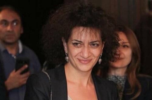 Paşinyanın arvadı ölən əsgər ailəsi ilə görüşdü, ermənilər TƏNQİD ETDİ- FOTOLAR