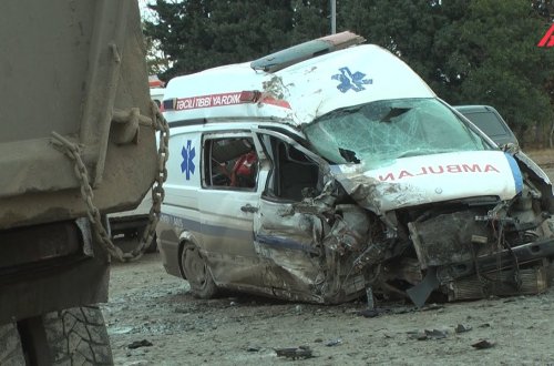 Azərbaycanda dəhşət! Hamilə qadını aparan təcili yardım 