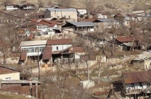 Ermənistanlı kənd icması rəhbəri: “Azərbaycanlı əsgərlərin mahnı oxuması kənd sakinlərinə pis təsir edir”