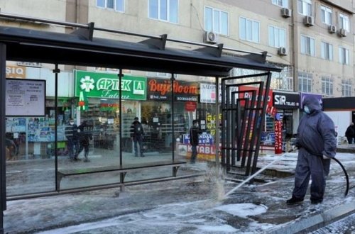 На улицах Баку проводится дезинфекция