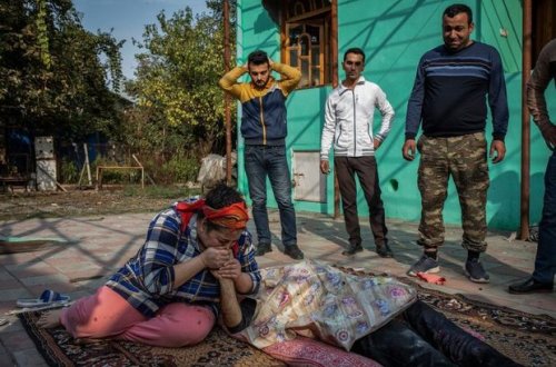 Bərdədə erməni terroru zamanı çəkilmiş şəkil ilin 100 görüntüsündən biri oldu - FOTO