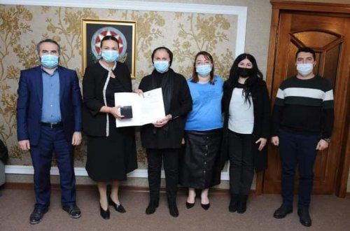 Qənirə Paşayeva qəhrəman şəhidimiz Rəşad Ələkbərovun anası ilə görüşüb