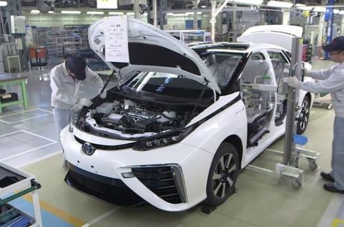 Yaponiyada “Toyota” zavodu yanır