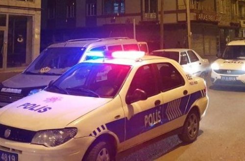 Bacısı ilə mübahisə edən qardaş araya girən anasını öldürdü