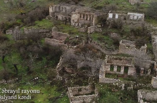 Düşmənin daşı daş üstdə qoymadığı daha bir kəndimiz... - VİDEO