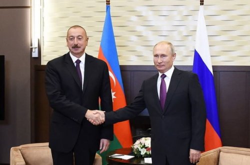 Vladimir Putin İlham Əliyevi təbrik edib