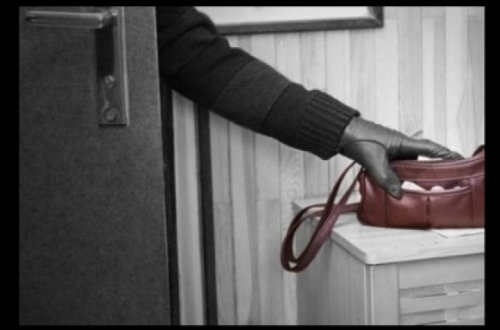 Məktəb direktoru qonaqlıq verdi, evindən 15 min manat yoxa çıxdı: oğru kim olsa yaxşıdır? - RÜSVAYÇILIQ