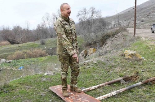 Prezidentin sökdürdüyü erməni dilindəki lövhə gündəm oldu: Düşmənin canına qorxu saldı - VİDEO