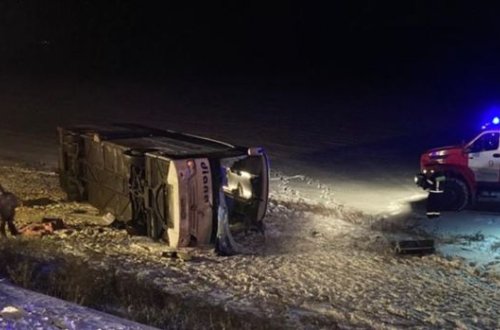 Rusiyada avtobus aşdı: Çox sayda yaralı və ölən var - VİDEO