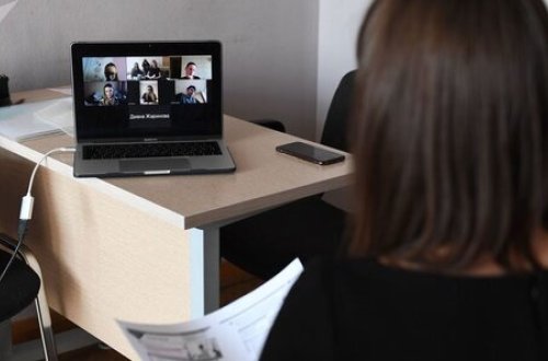 Azərbaycanda ONLAYN dərs zamanı BİABIRÇILIQ - FOTOFAKT