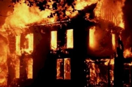 Babasını və nənəsini öldürdü, qardaşının evini yandırdı