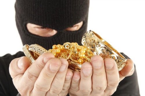 Vətən müharibəsi qazisinin evindən oğurluq edildi (FOTOLAR)