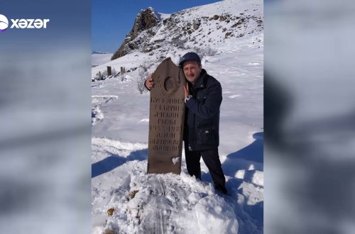 Düz 28 il sonra anasının qəbrini ziyarət etdi - Hər kəsi kövrəldən görüntü - VİDEO